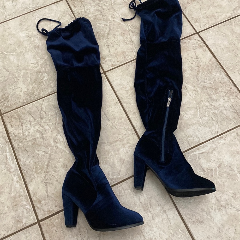 Blue velvet thigh-high
